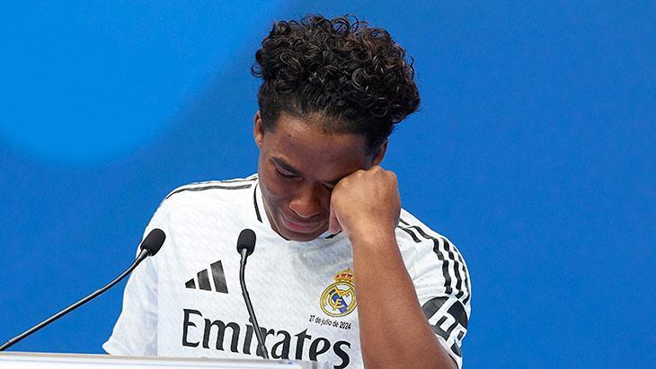 Real Madrid yeni transferi Endrick’i tanıttı! Gözyaşlarını tutamadı